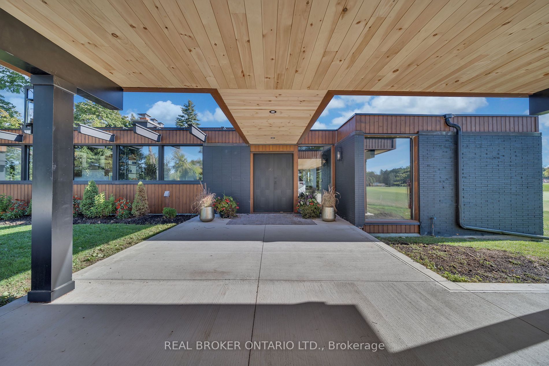 33 Dormie Lane