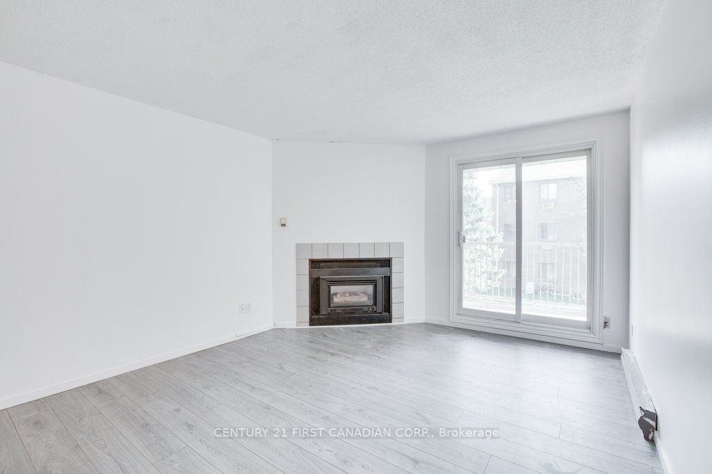 130 Conway Dr, #107