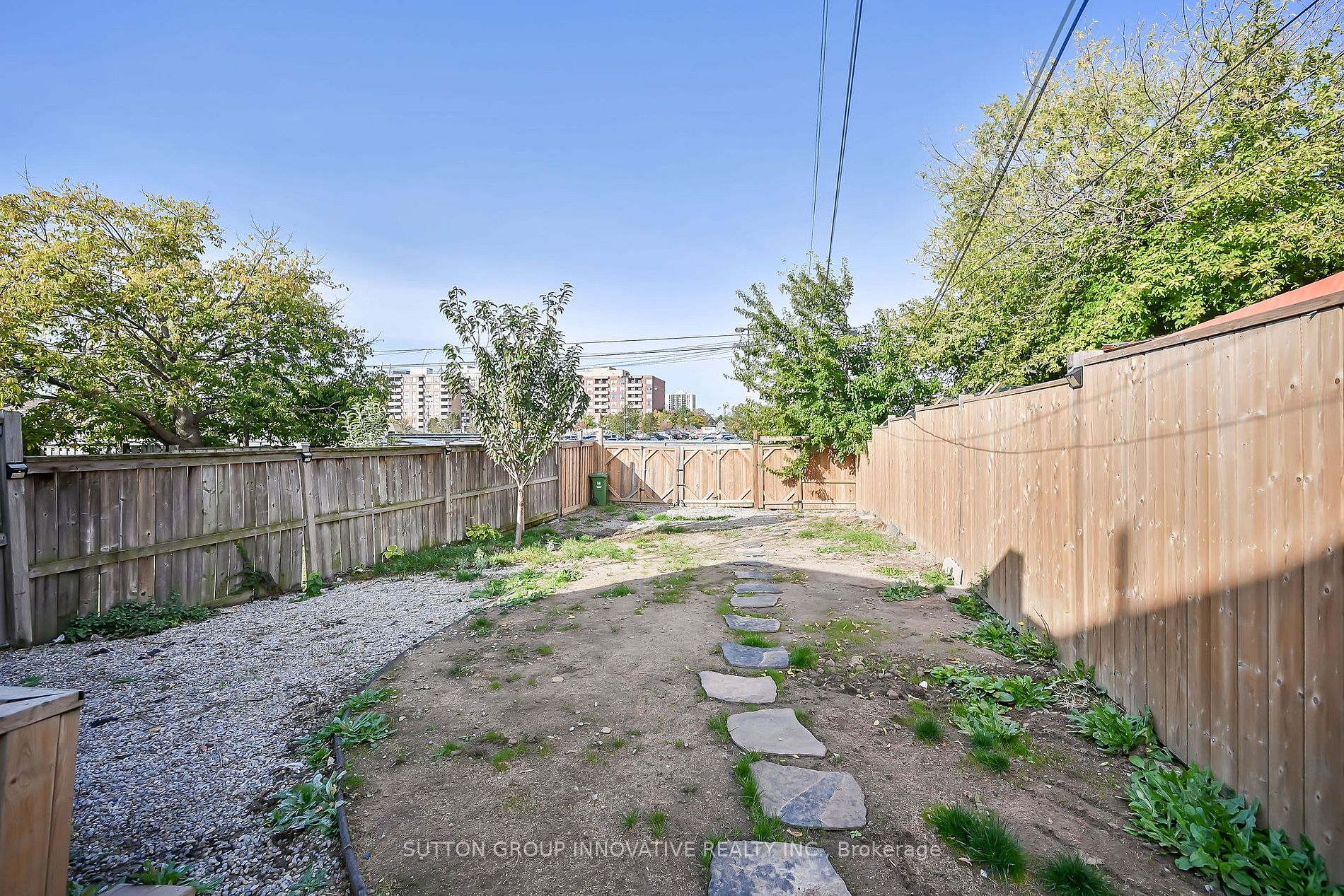 249 Wellington Street N