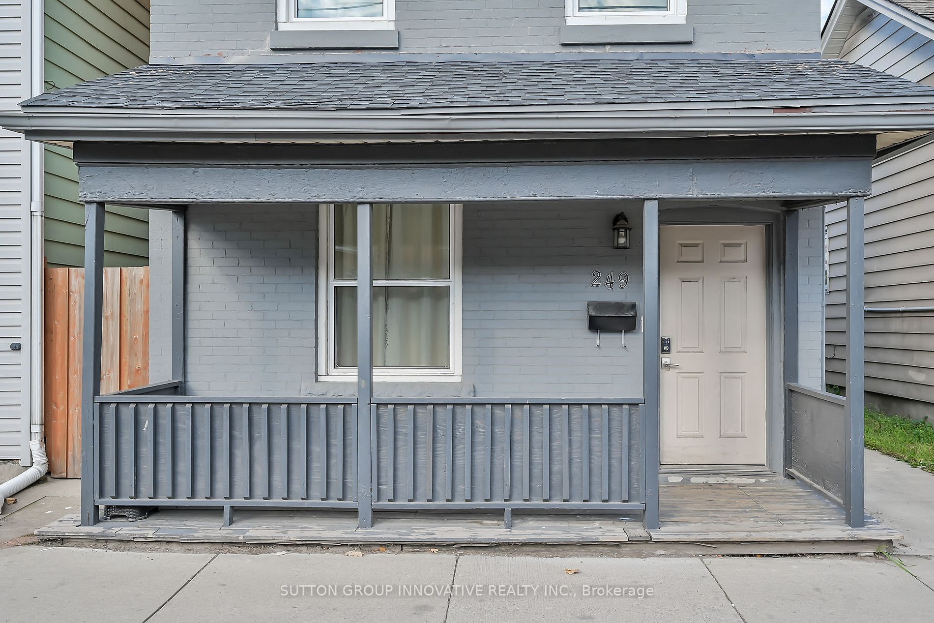 249 Wellington Street N