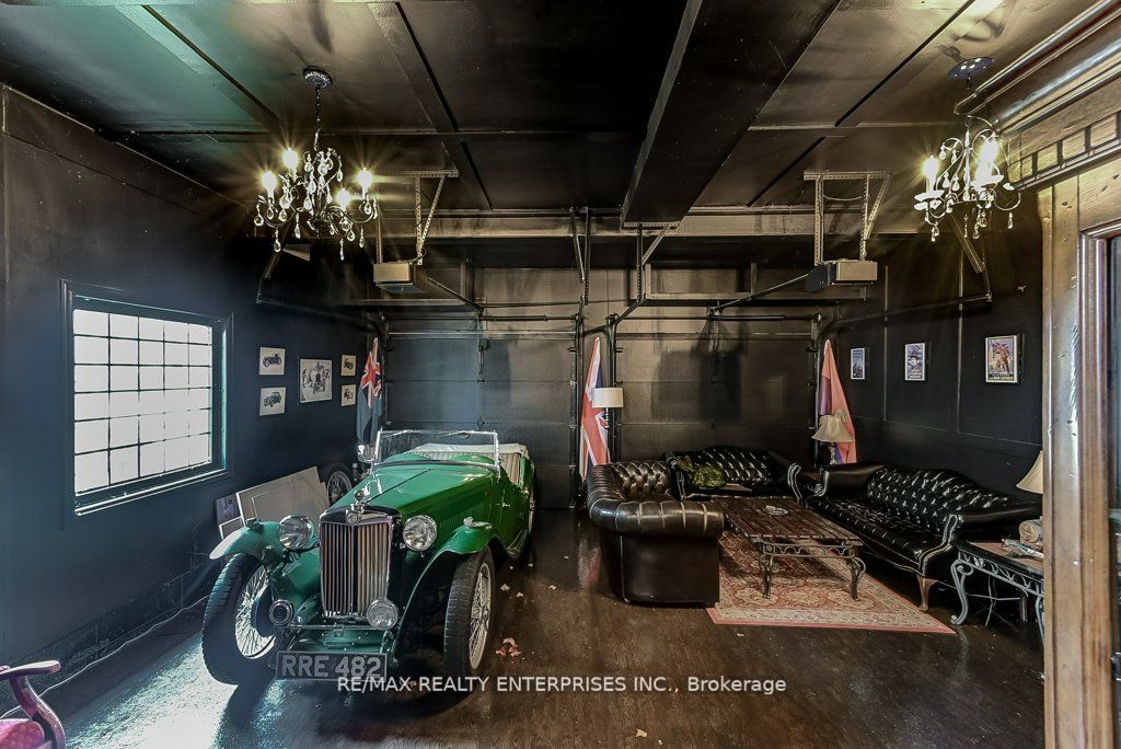 29 Jenson Blvd