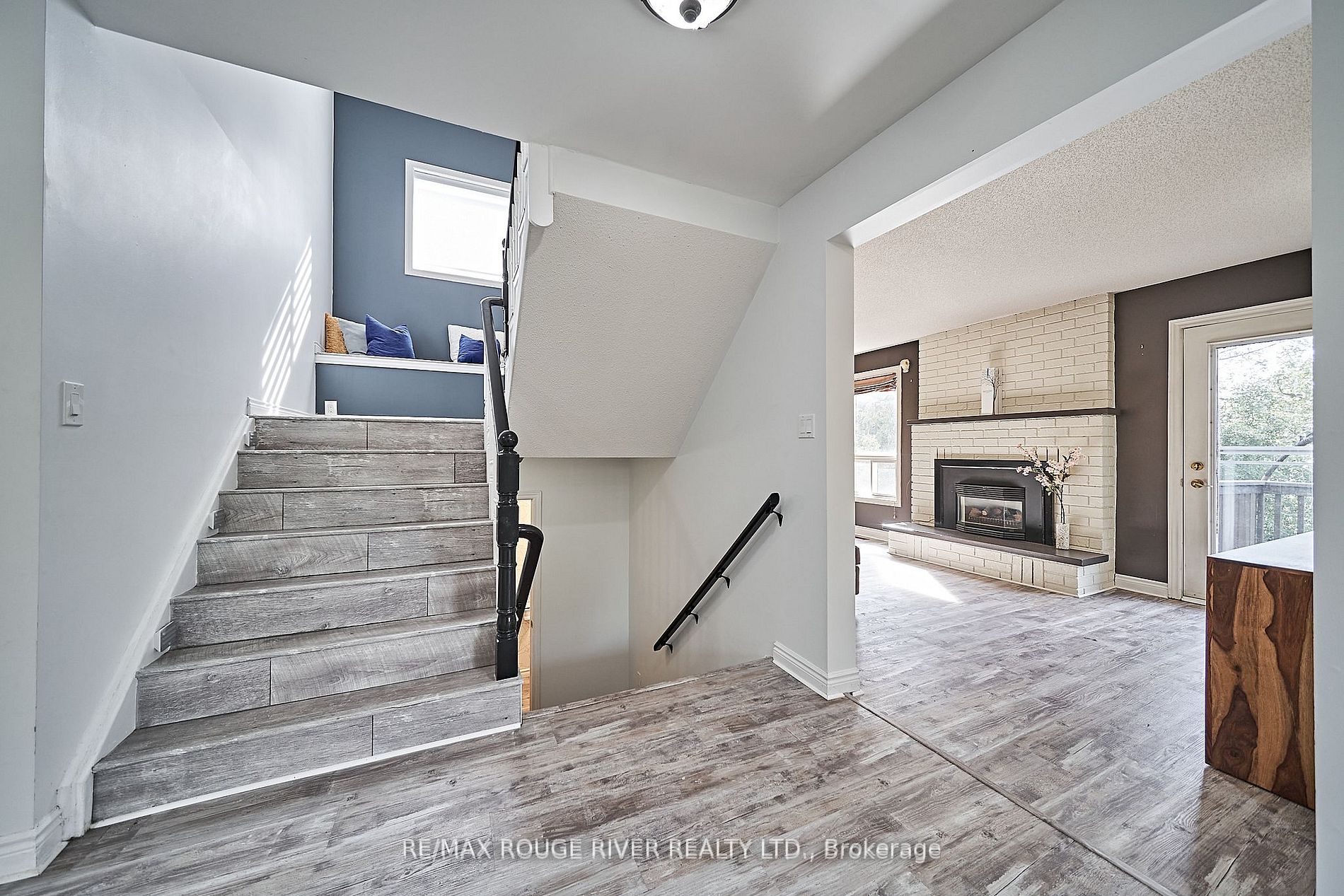 41 Ravine Dr