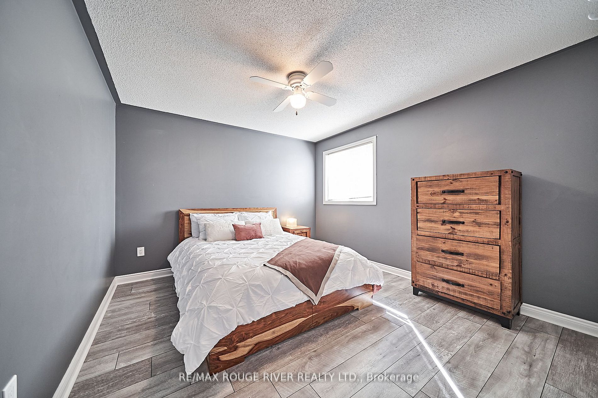 41 Ravine Dr