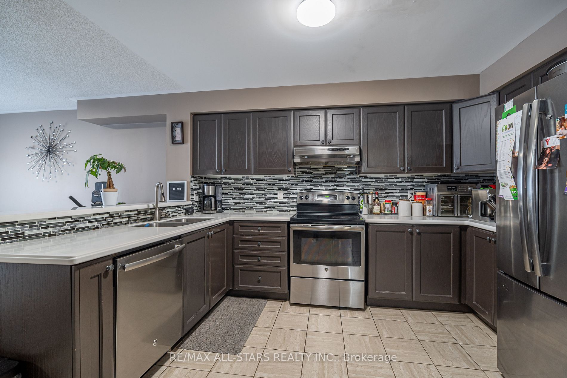 655 Tully Cres
