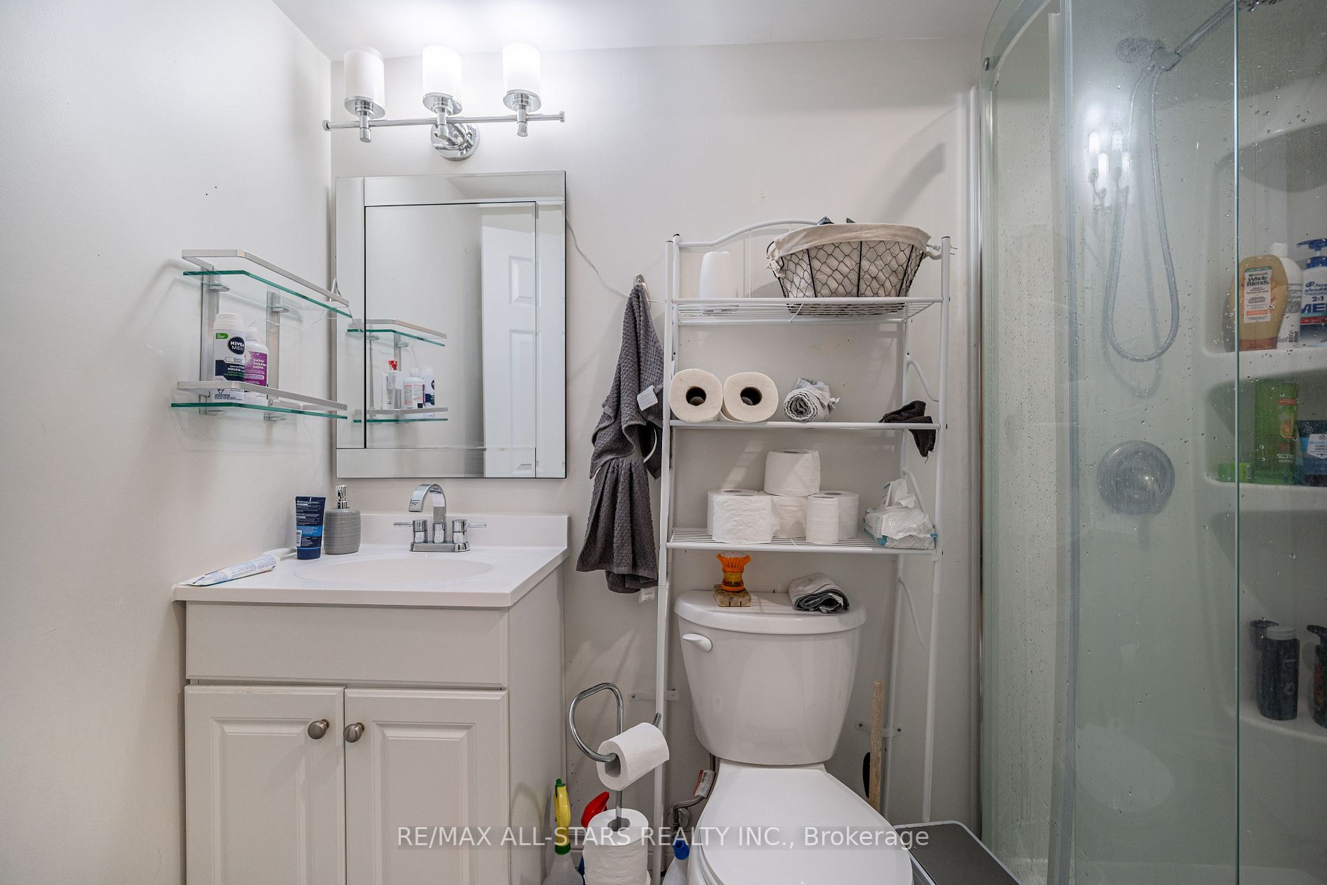 655 Tully Cres