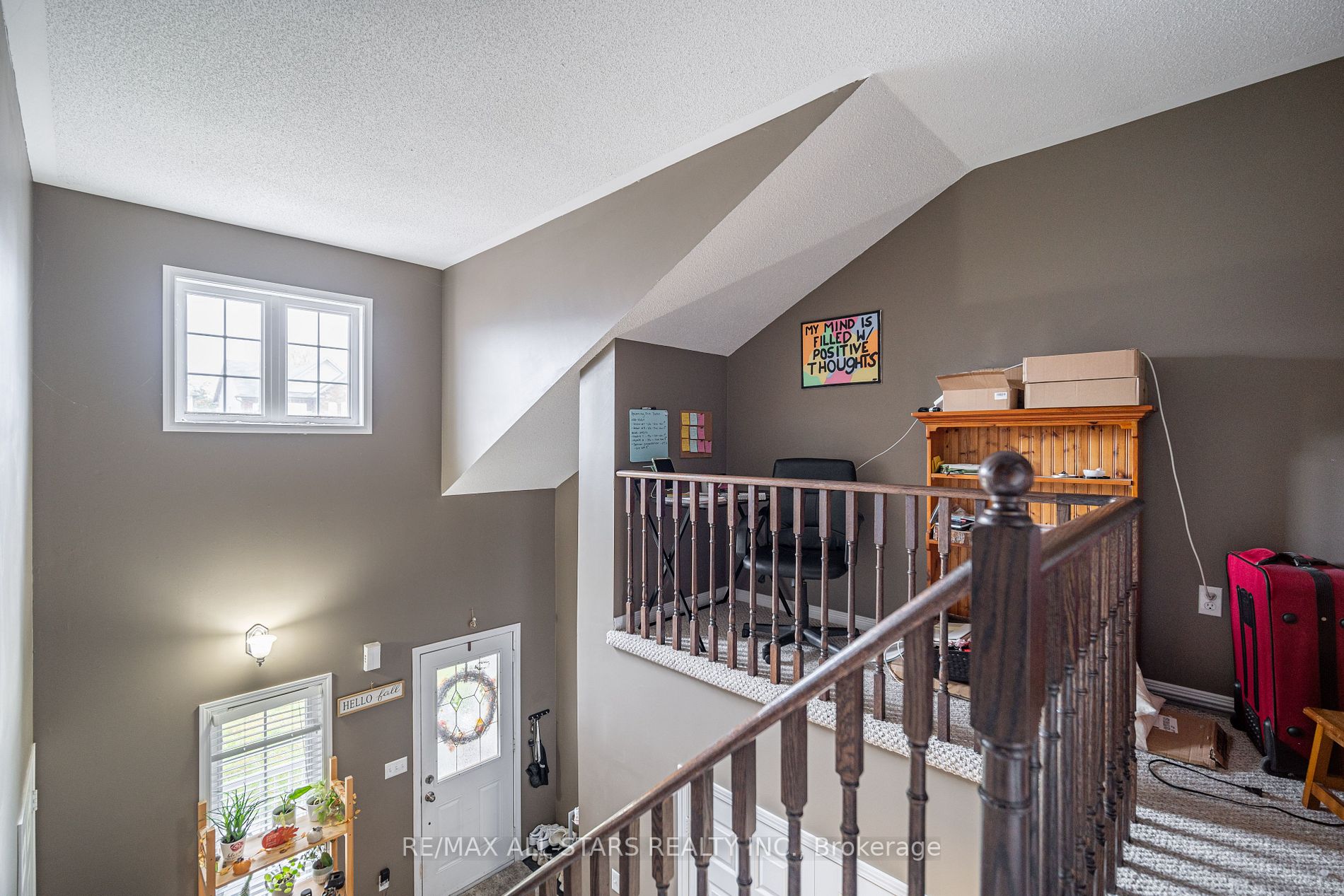 655 Tully Cres