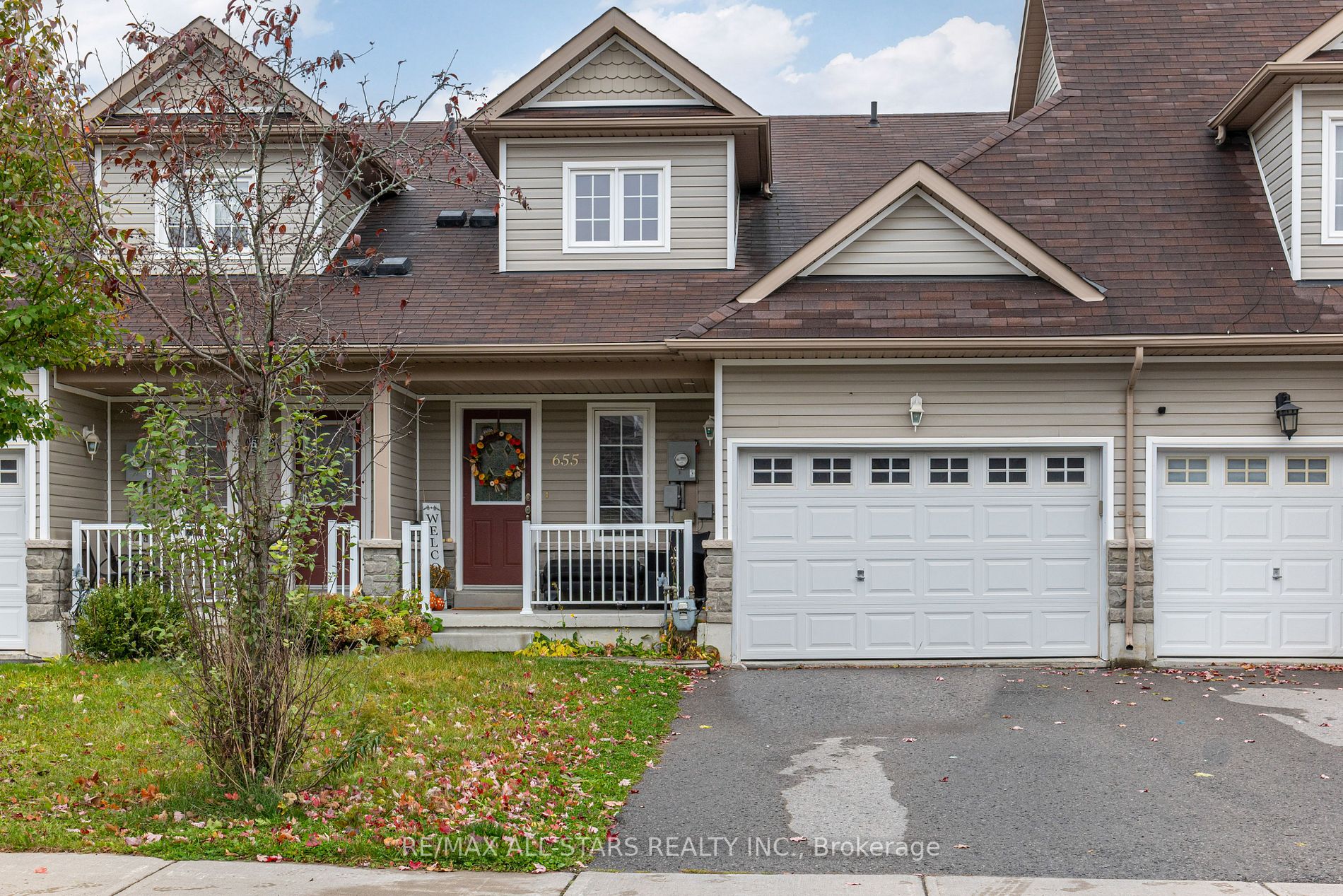 655 Tully Cres