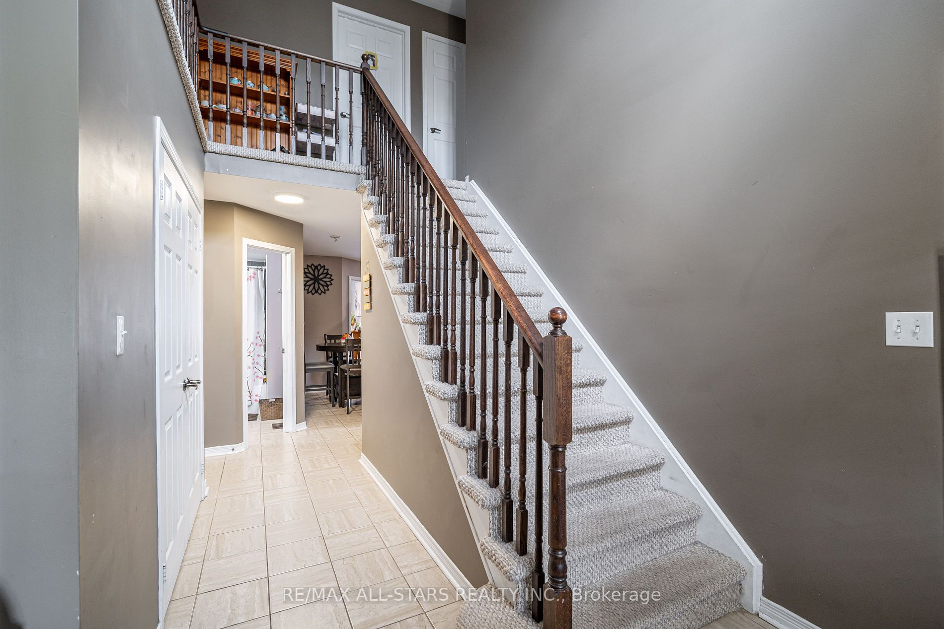 655 Tully Cres