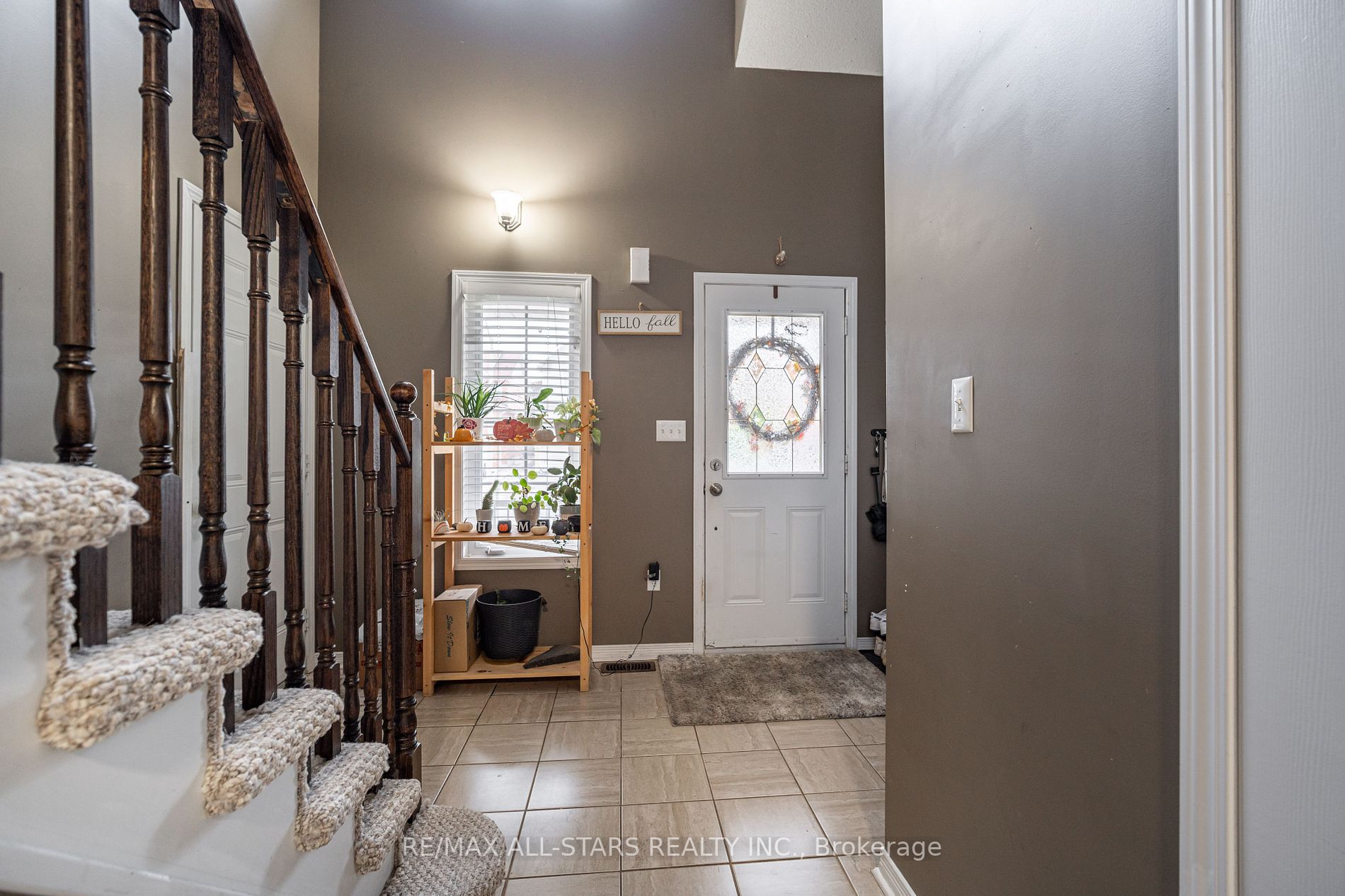 655 Tully Cres