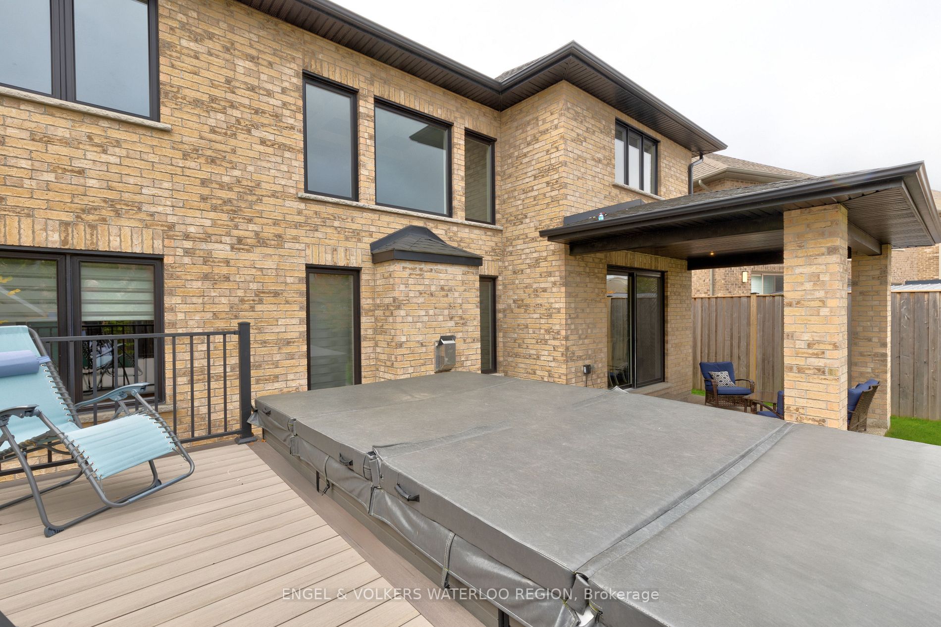 316 Deerfoot Tr