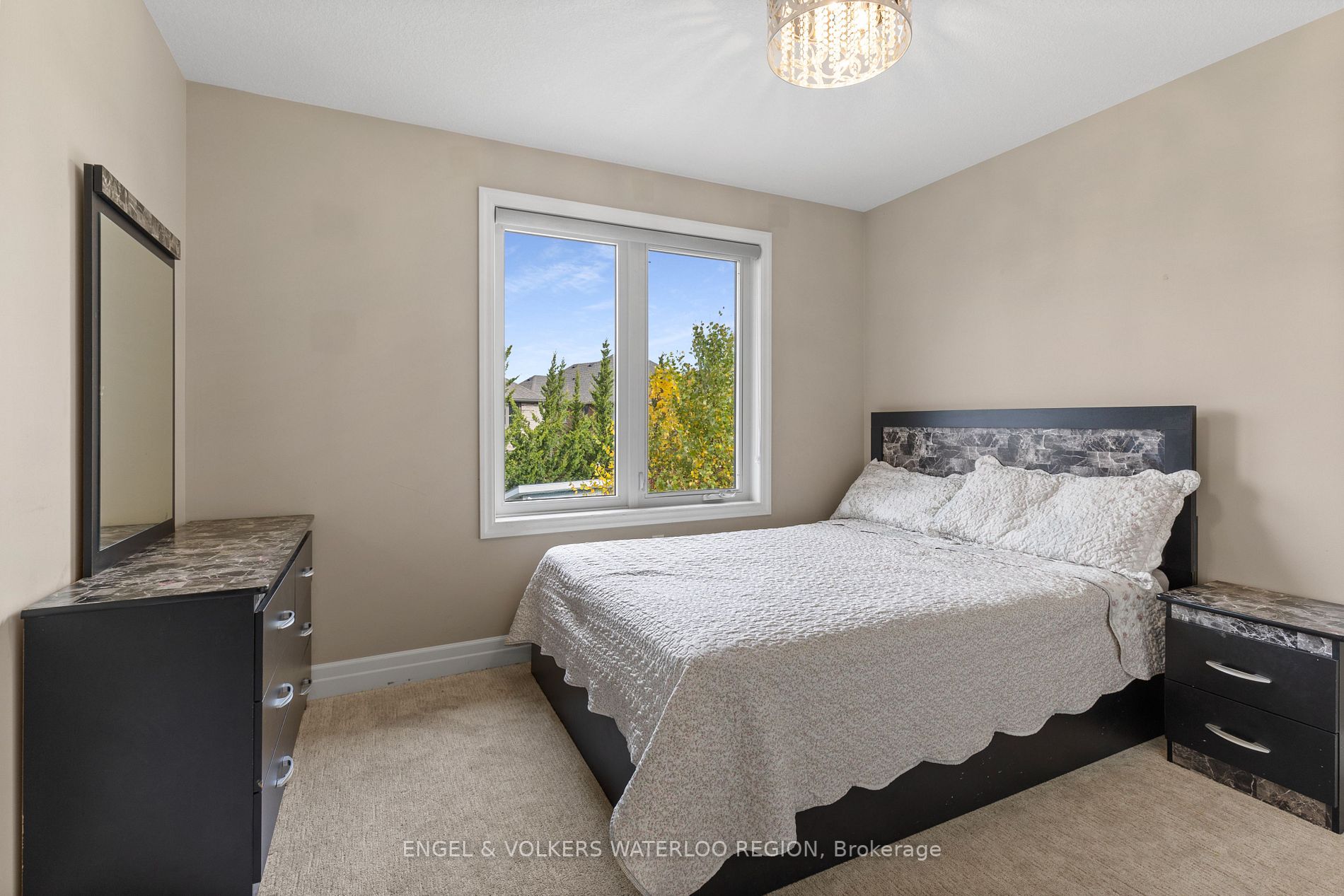 316 Deerfoot Tr