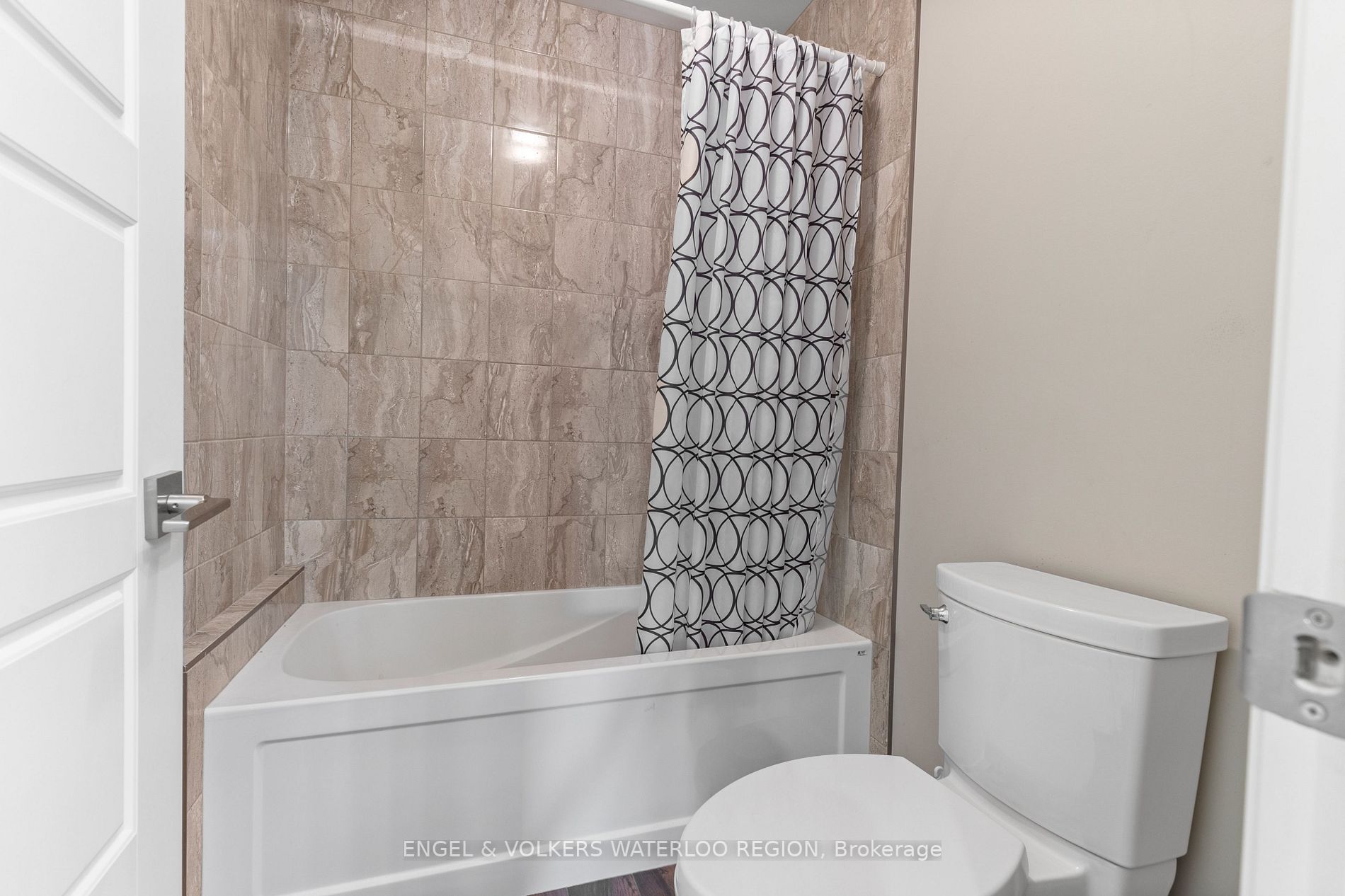 316 Deerfoot Tr