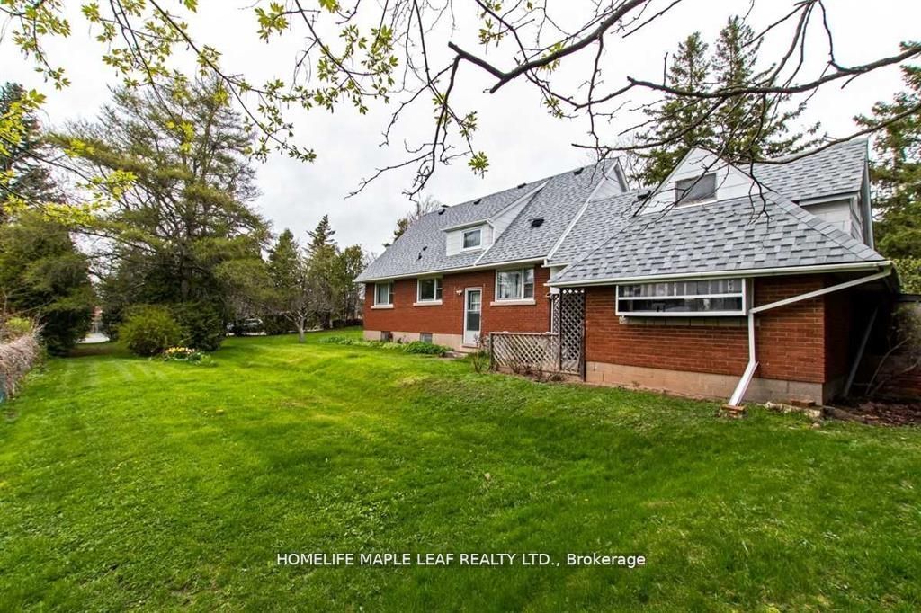 101 Braeheid Ave