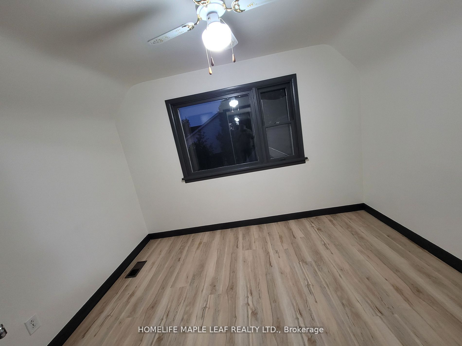 101 Braeheid Ave