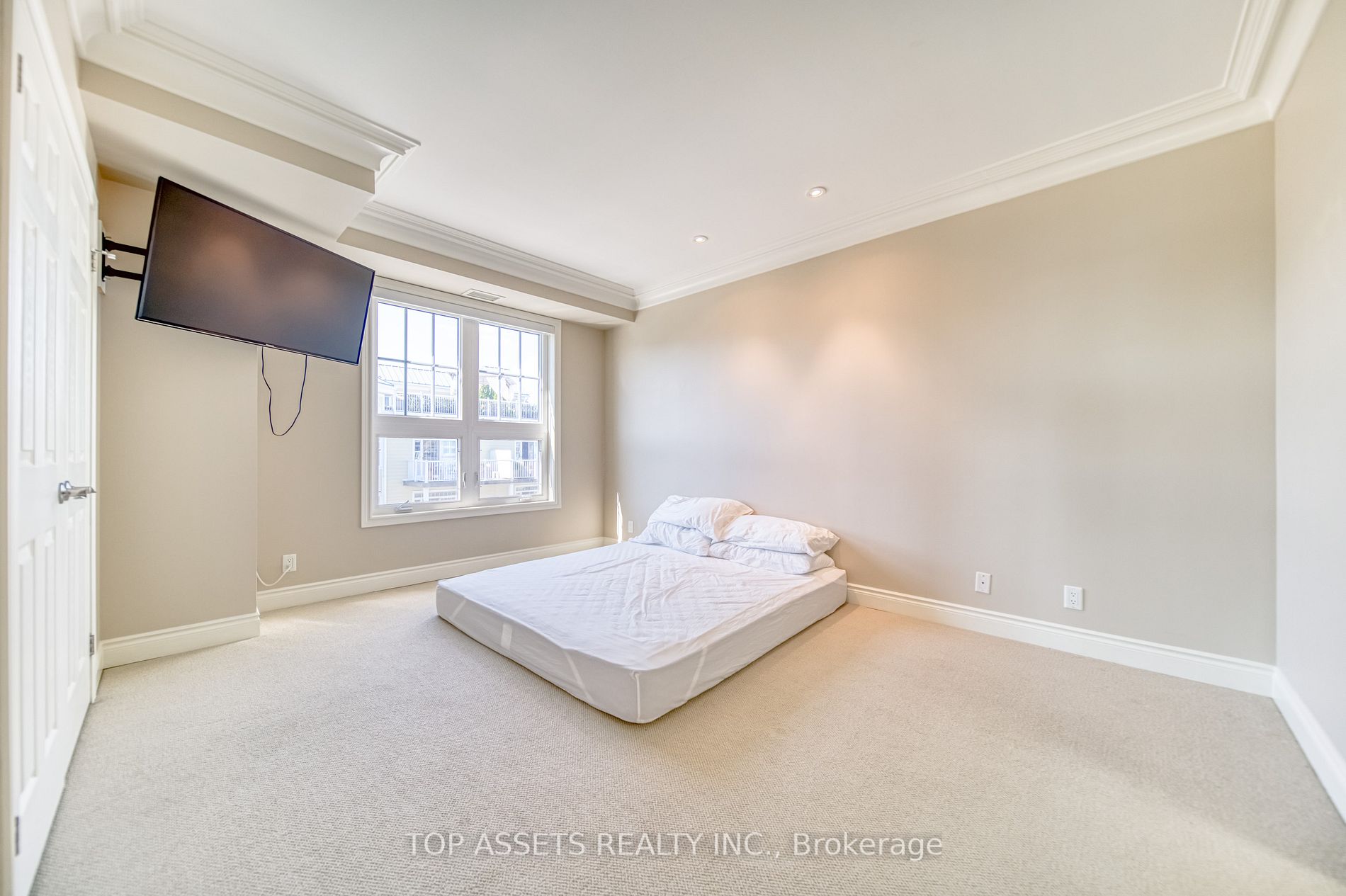 148 Third St, #305