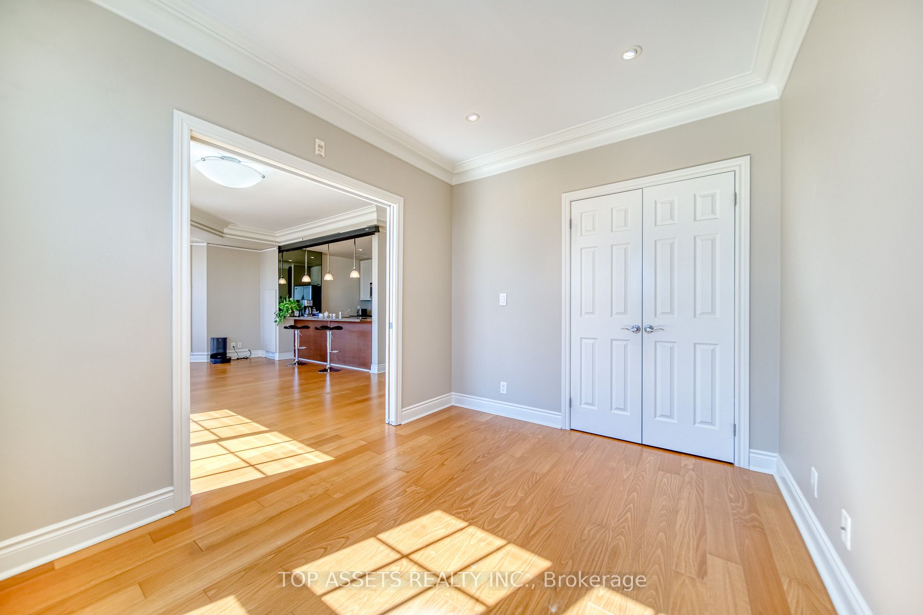148 Third St, #305