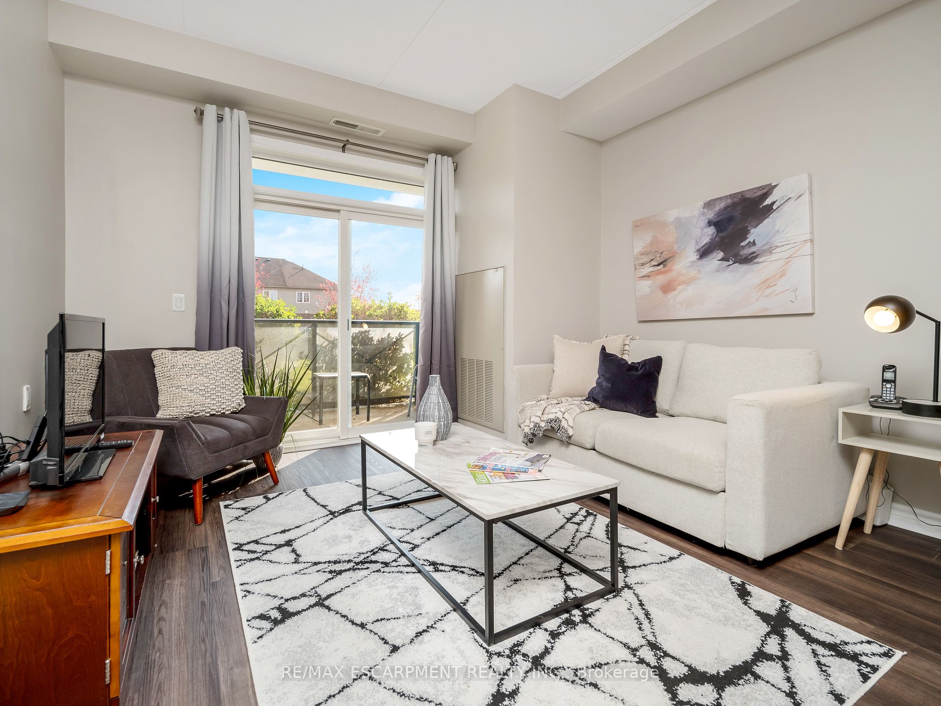 2 Colonial Dr, #102
