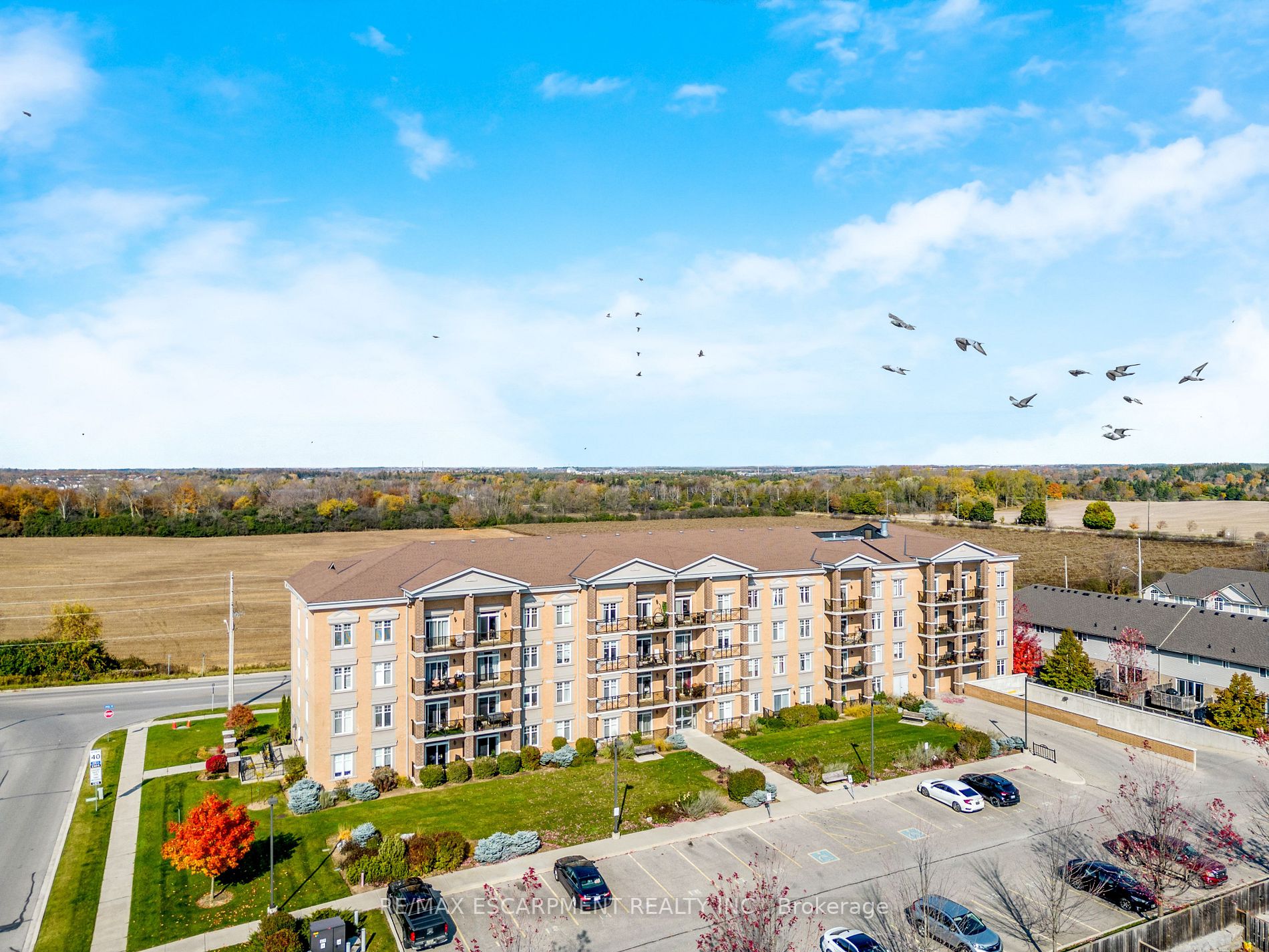 2 Colonial Dr, #102