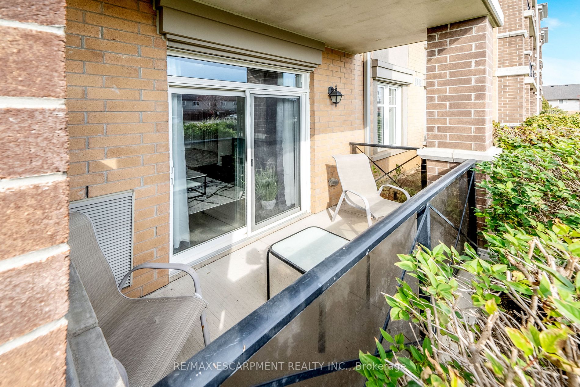 2 Colonial Dr, #102