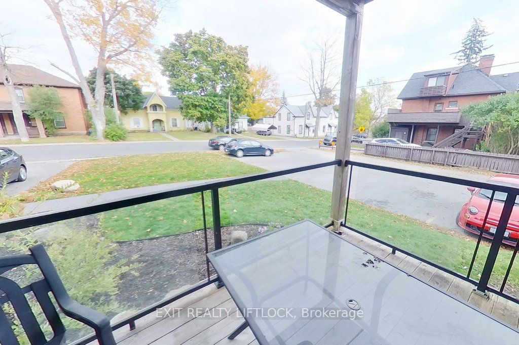 303 Brock St