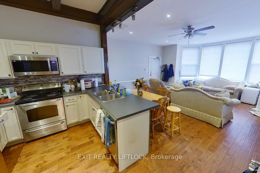 303 Brock St