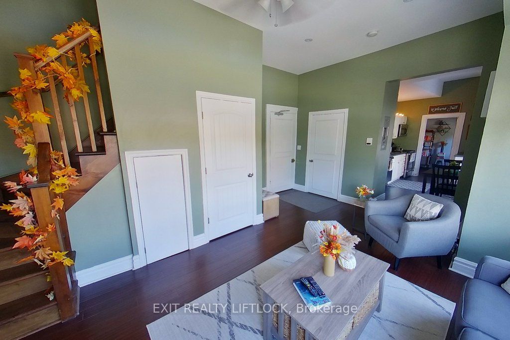 303 Brock St