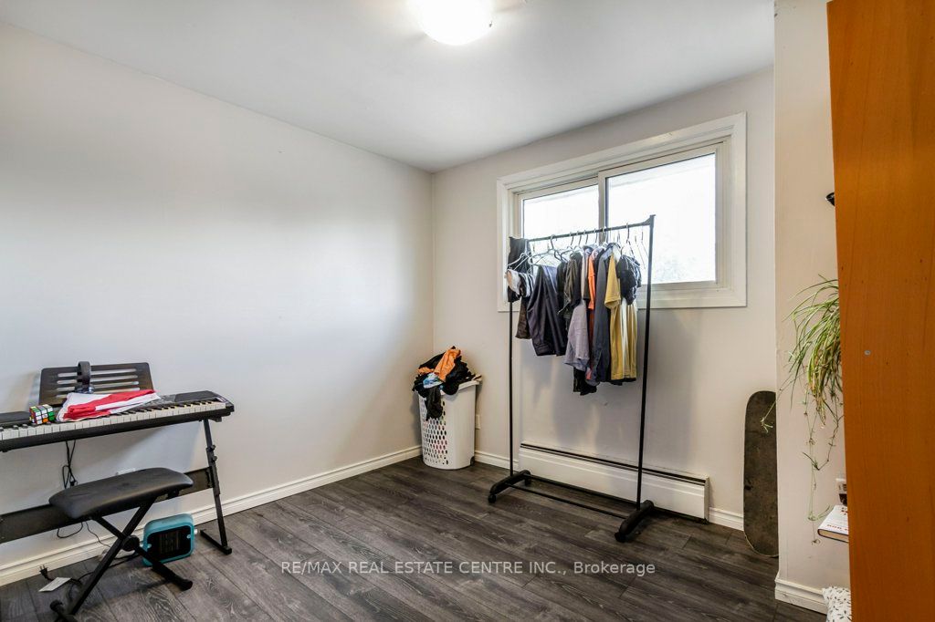 839 Walter St