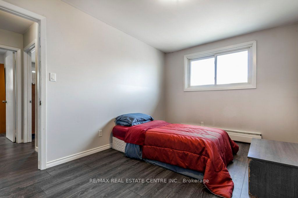 839 Walter St