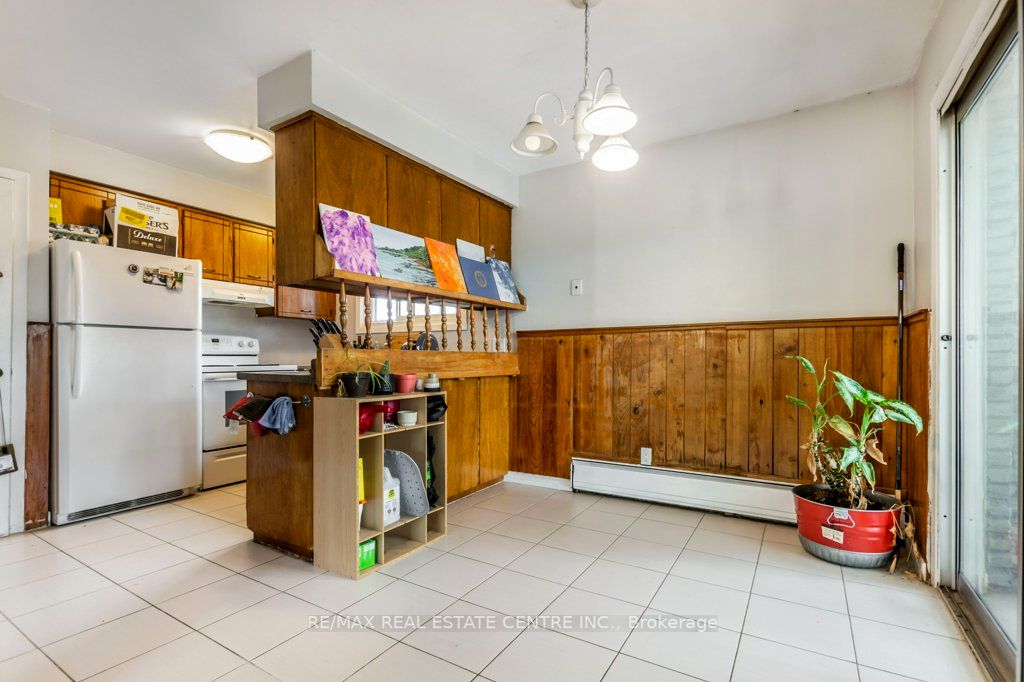 839 Walter St