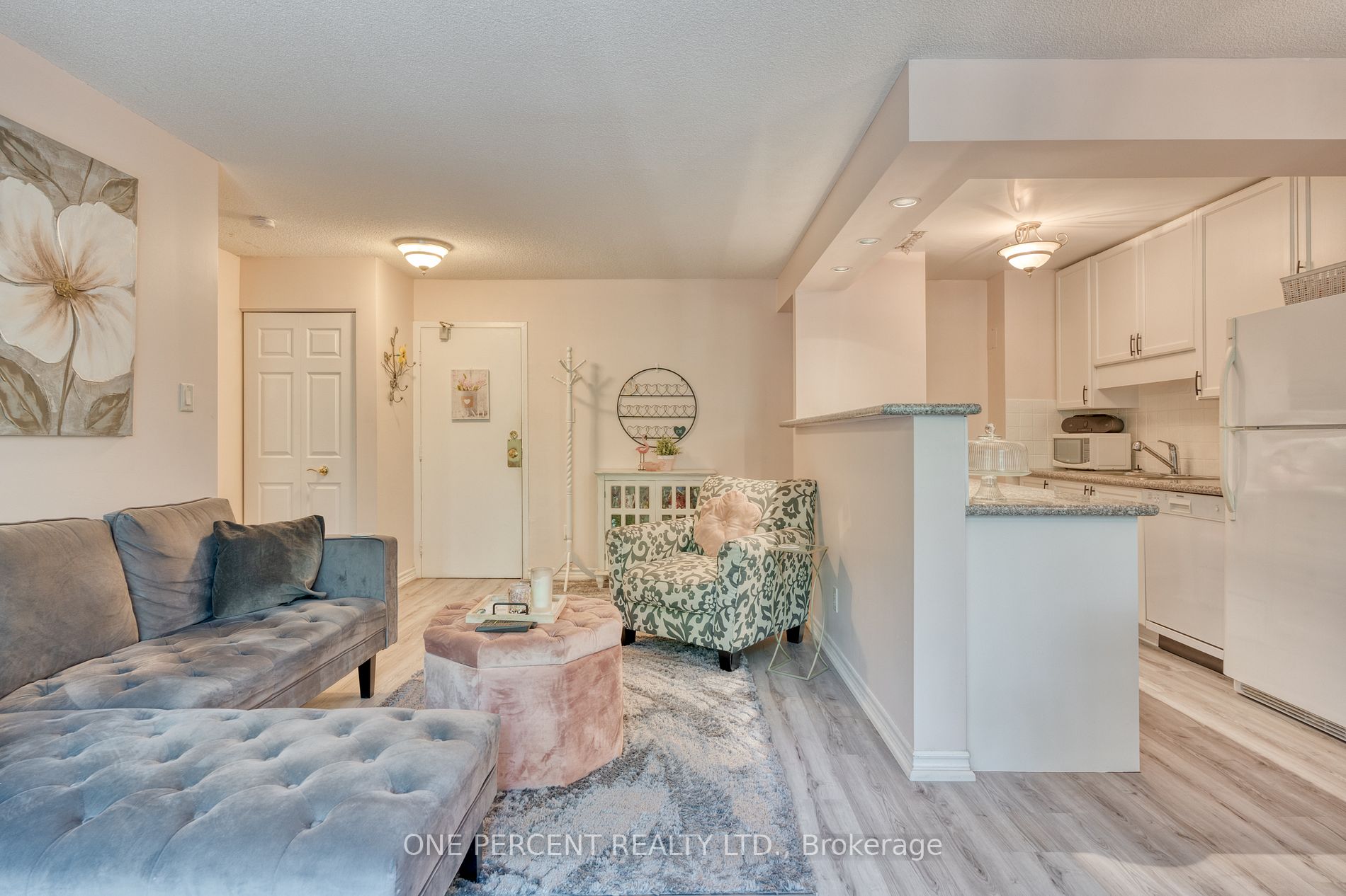 793 Colborne St E, #217