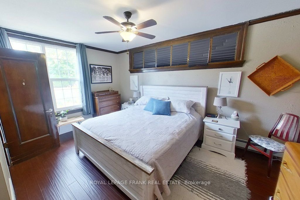 303 Brock St