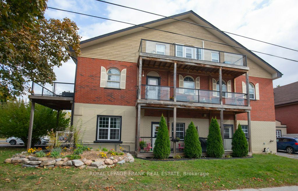 303 Brock St