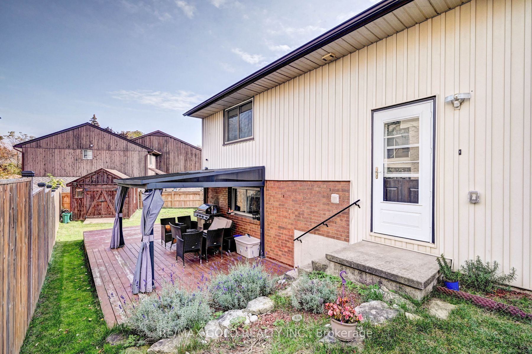 288 Salisbury Ave