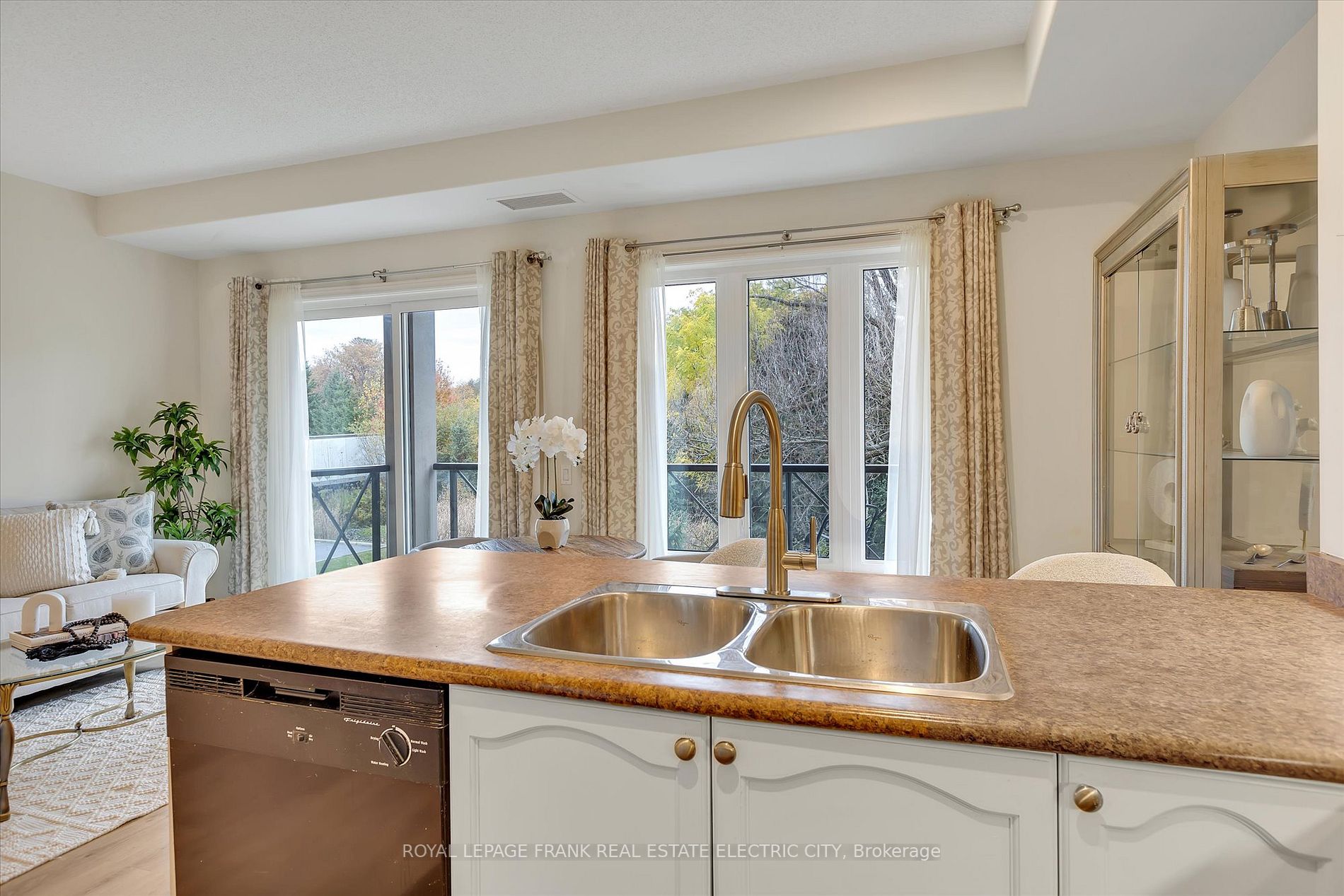 869 Clonsilla Ave, #113