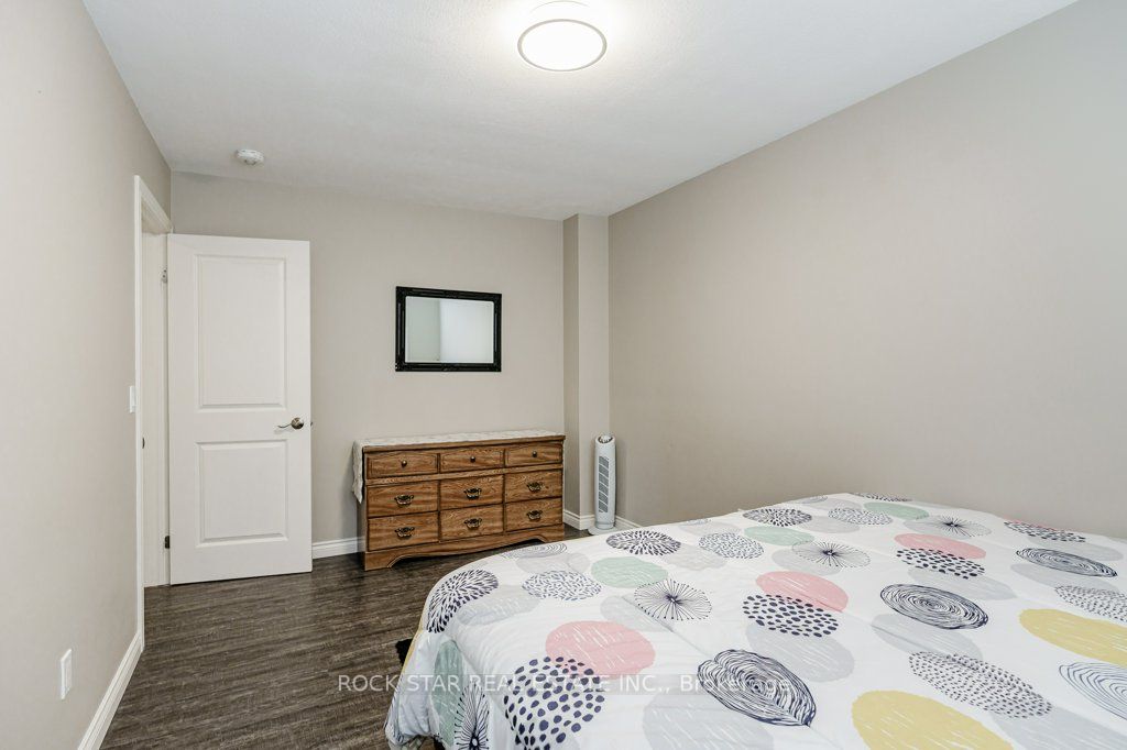 6 Acorn Lane