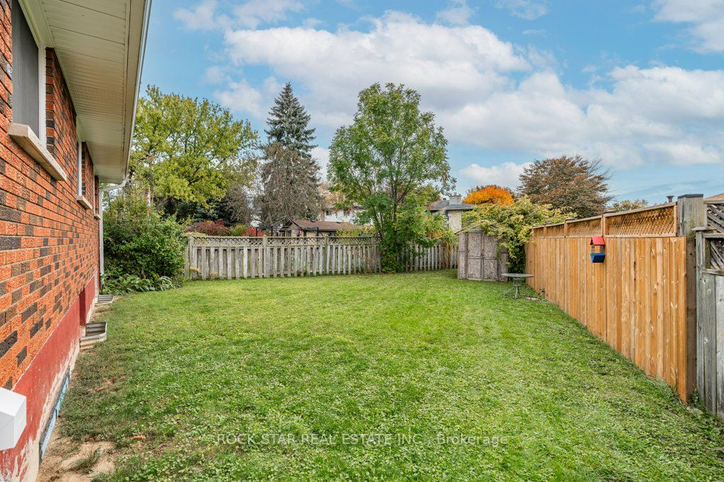 6 Acorn Lane