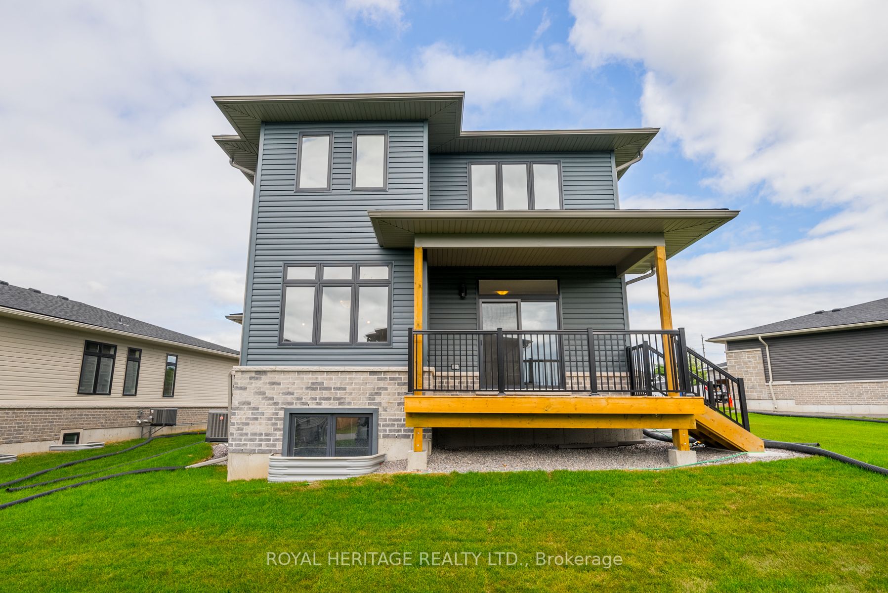 4 Sunridge Crt