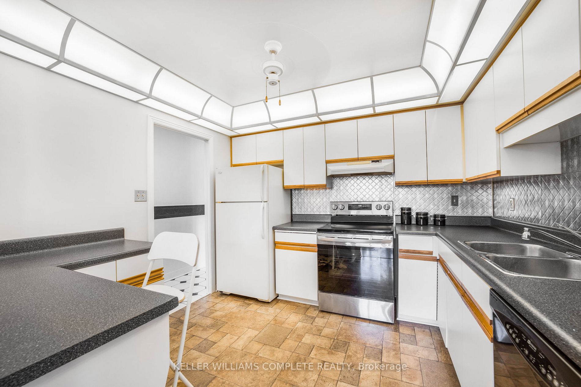 6 Village Green Blvd, #601