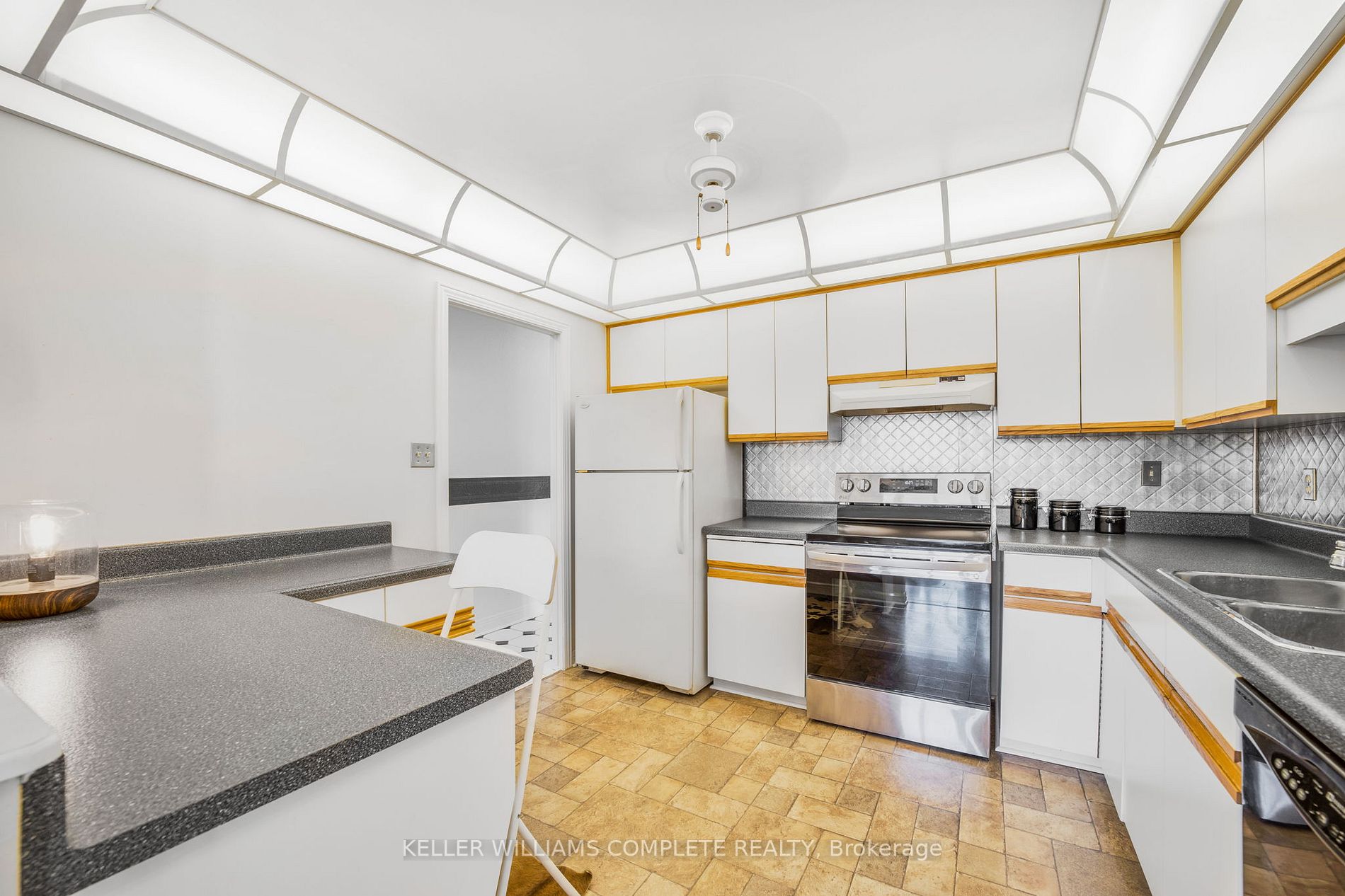 6 Village Green Blvd, #601