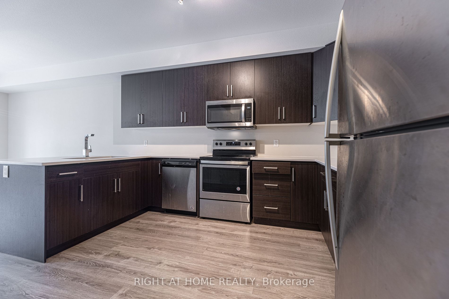 925 Battery Park, #102