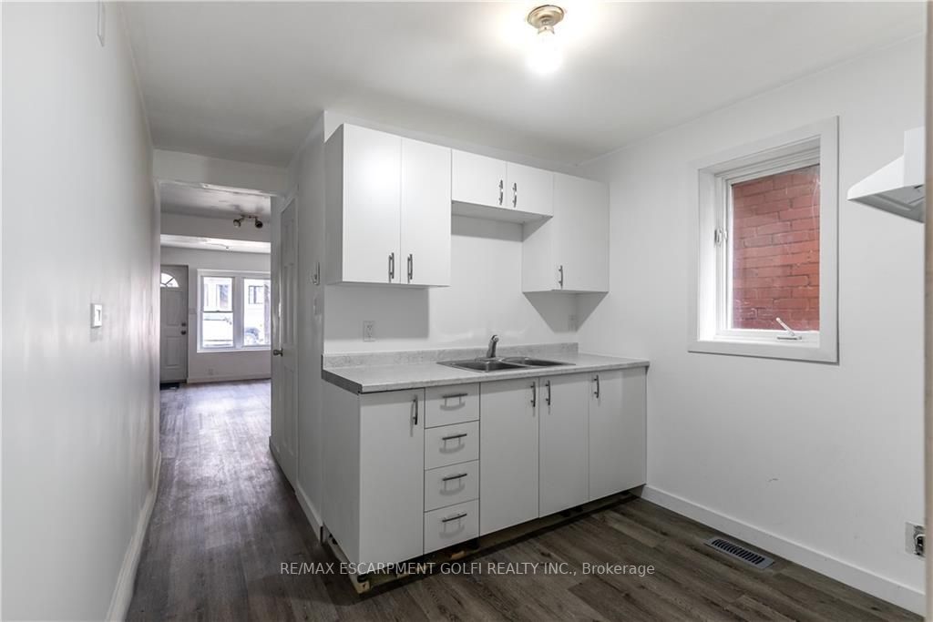 275 Dunsmure Rd