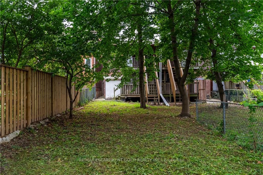 275 Dunsmure Rd