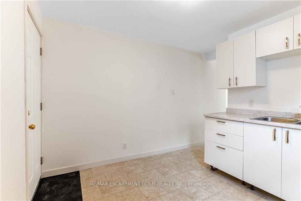 275 Dunsmure Rd