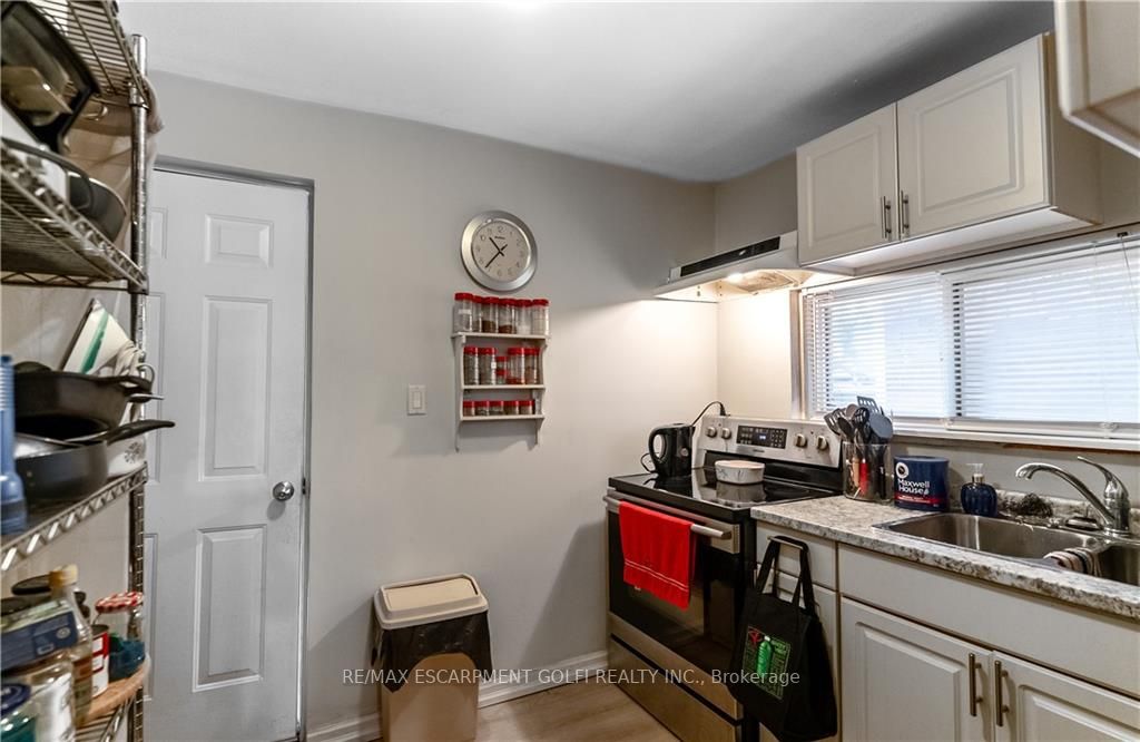 275 Dunsmure Rd