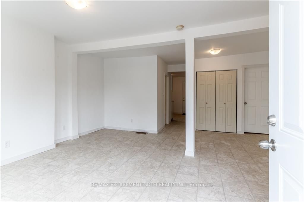 275 Dunsmure Rd