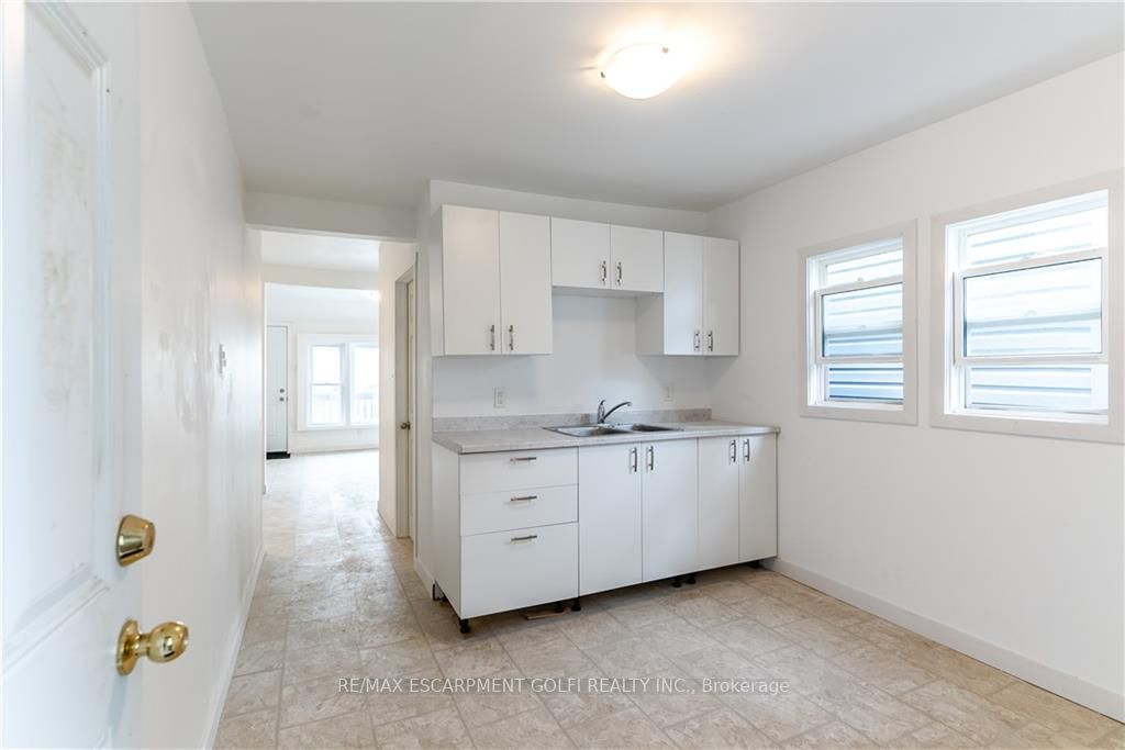 275 Dunsmure Rd