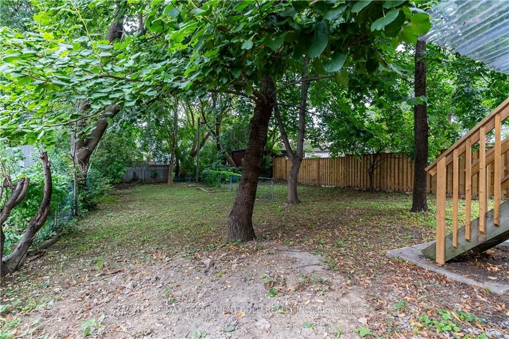 275 Dunsmure Rd