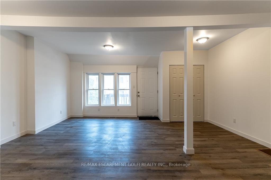 275 Dunsmure Rd