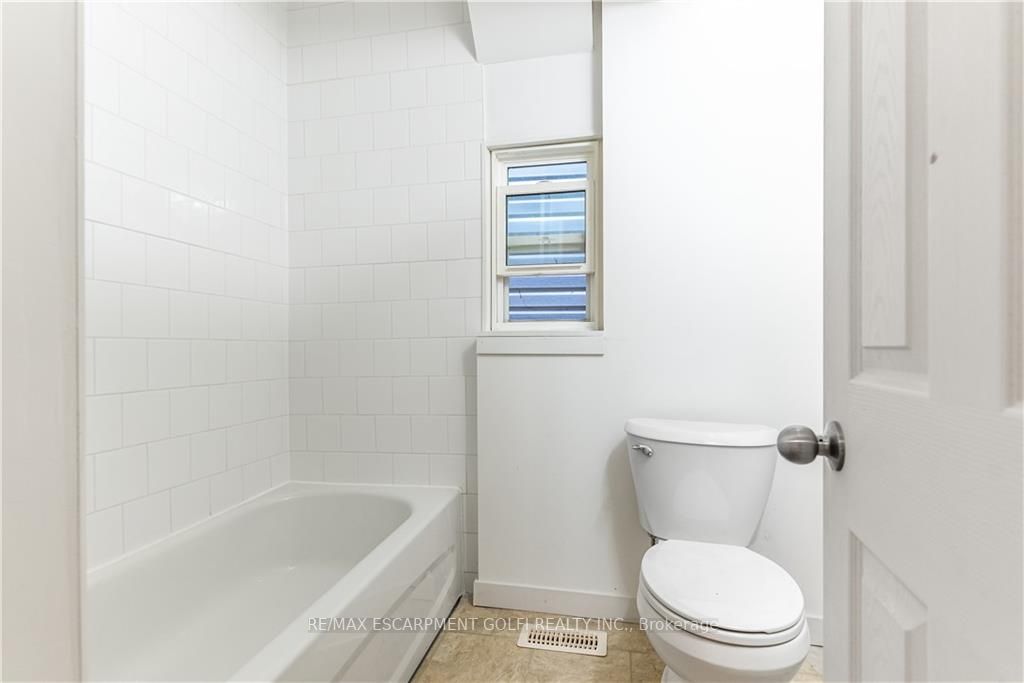 275 Dunsmure Rd
