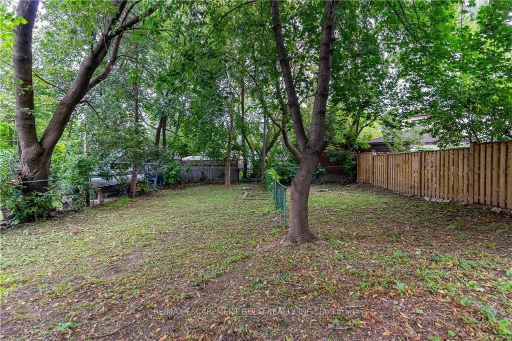 275 Dunsmure Rd